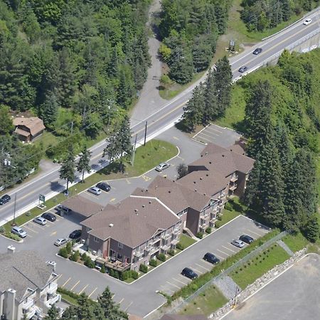 Hotel Le Versailles Saint-Sauveur-des-Monts Dış mekan fotoğraf