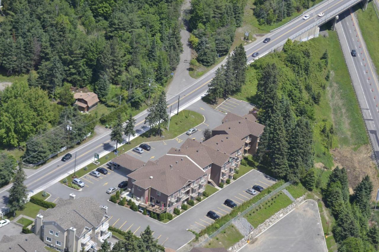 Hotel Le Versailles Saint-Sauveur-des-Monts Dış mekan fotoğraf