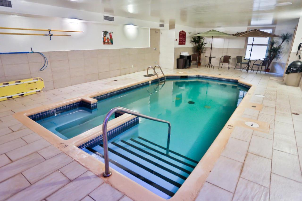 Hotel Le Versailles Saint-Sauveur-des-Monts Dış mekan fotoğraf